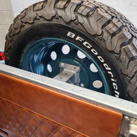 Landrover Defender 90 Heritage – Fully Restored 1996