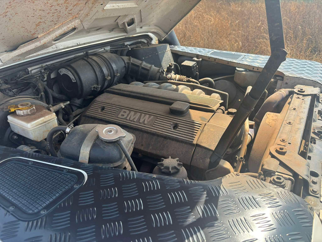 1999 model Defender 90
BMW M52 factory fitted engine