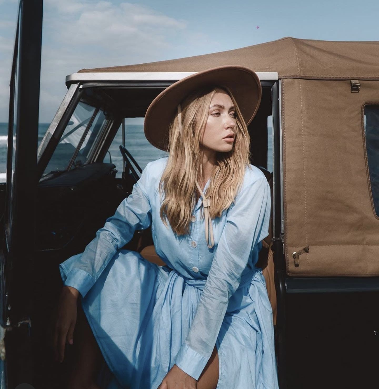 Portrait with beige Defender