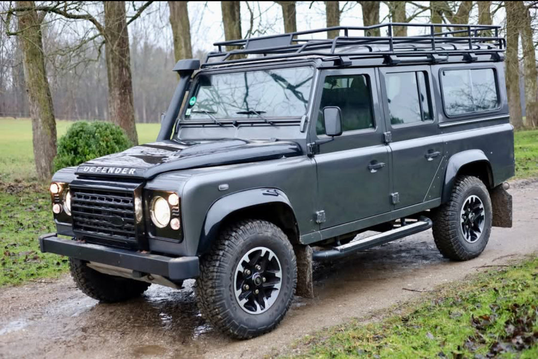 2016 Land Rover  Land Rover Defender 110 Adventure Limited Edition (1/600)