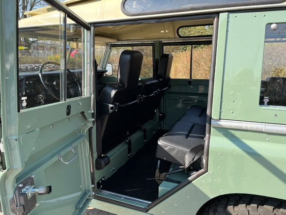 Landrover Series 109 fully restored