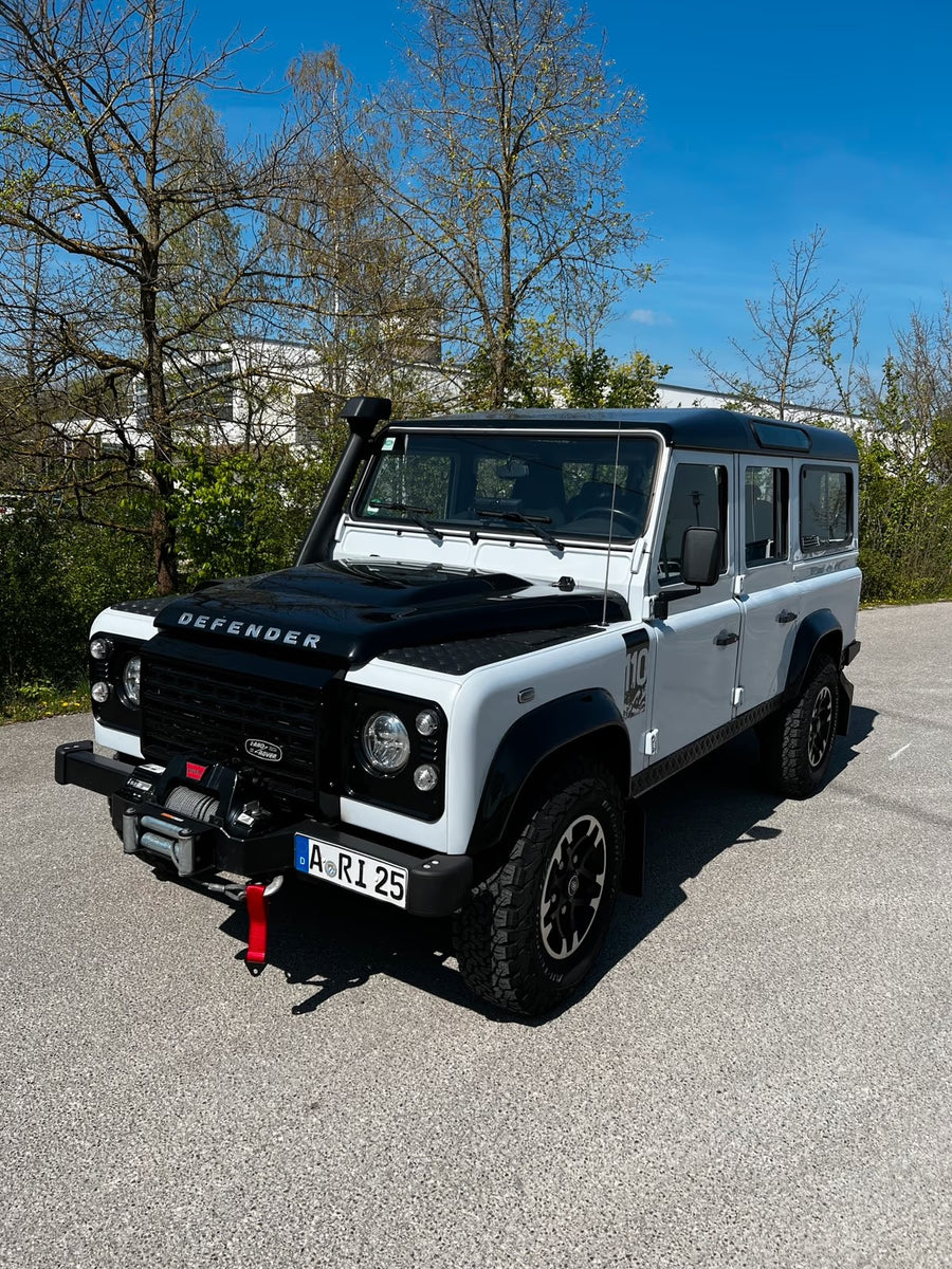 Land Rover Defender Adventure 110 2016