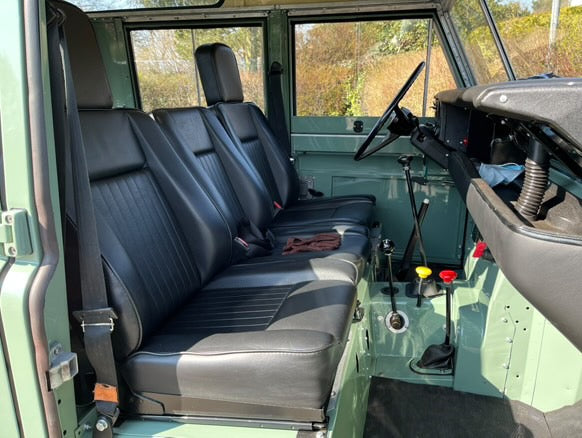 Landrover Series 109 fully restored