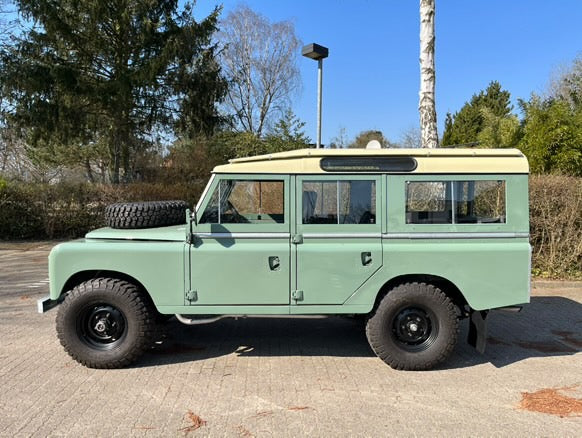 Landrover Series 109 fully restored