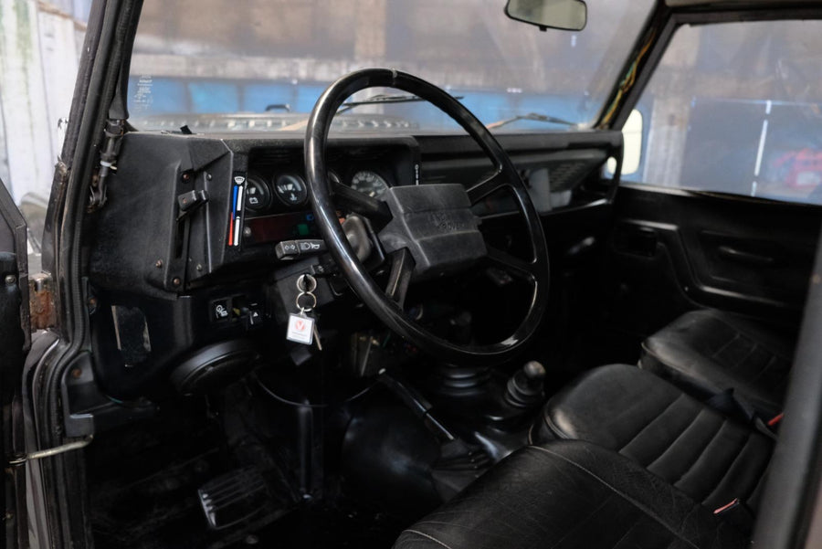 Landrover Defender 90 V8 automatic. 1985