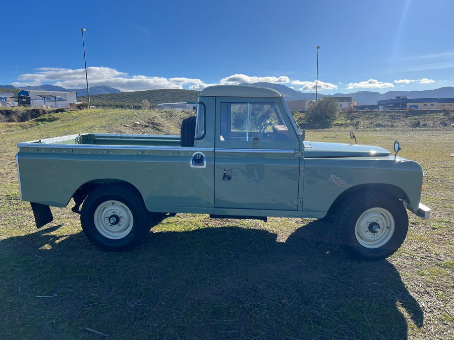 SOLD. Landrover Santana 109 pickup 1974