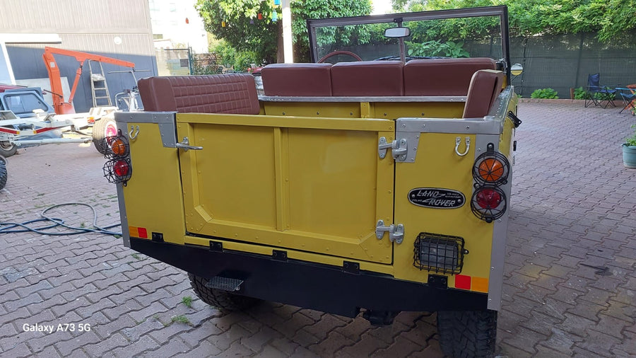 Landrover Series 3 1974. Yellow