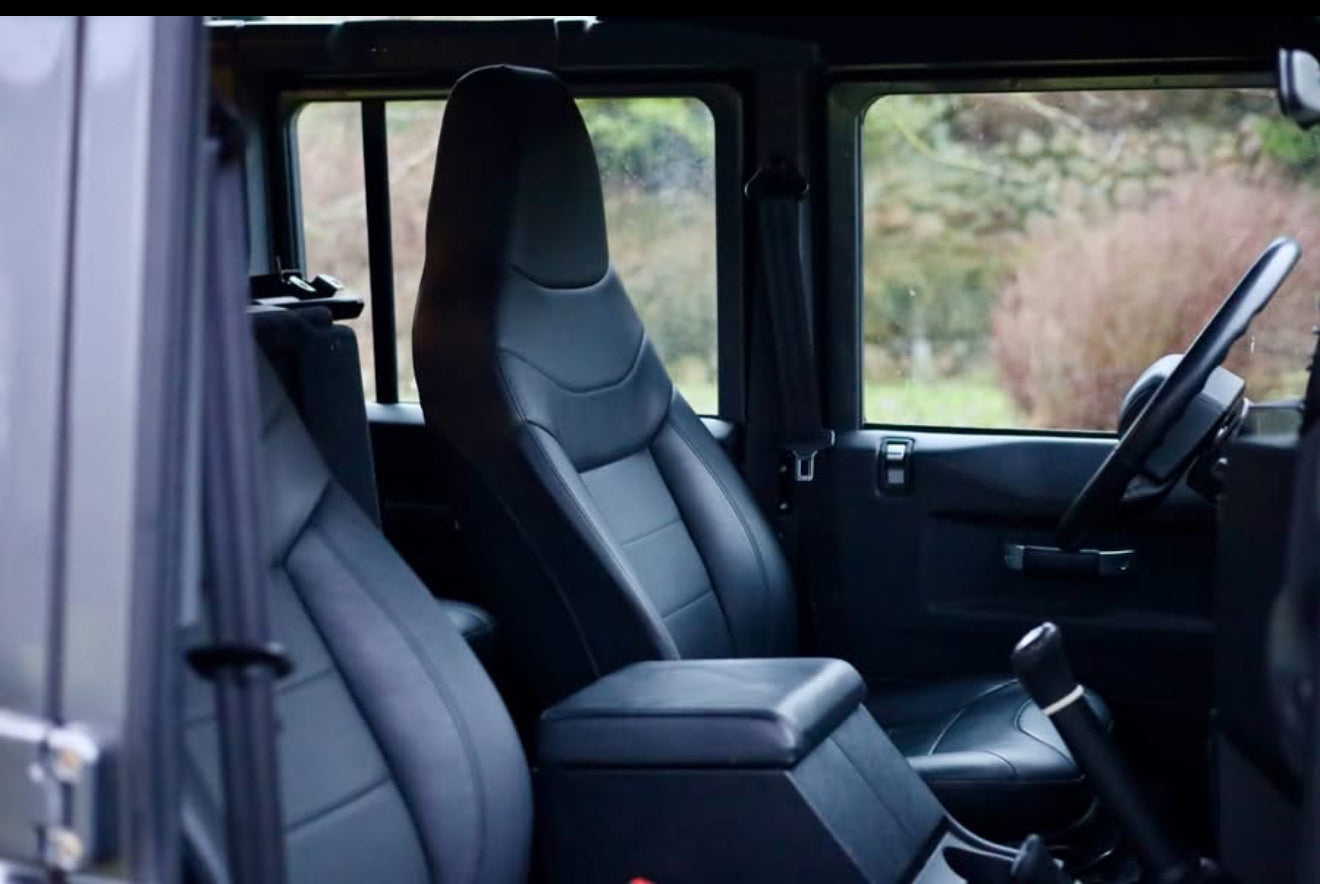 2016 Land Rover  Land Rover Defender 110 Adventure Limited Edition (1/600)