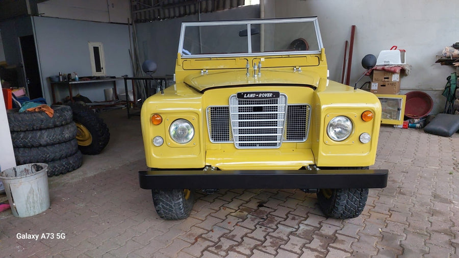 Landrover Series 3 1974. Yellow