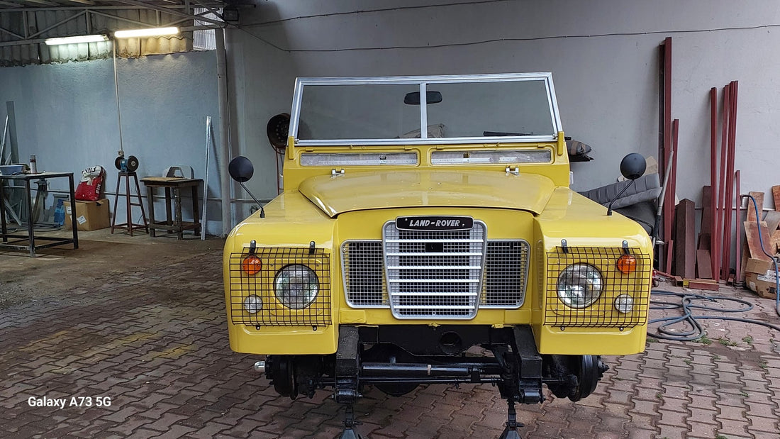 Landrover Series 3 1974. Yellow