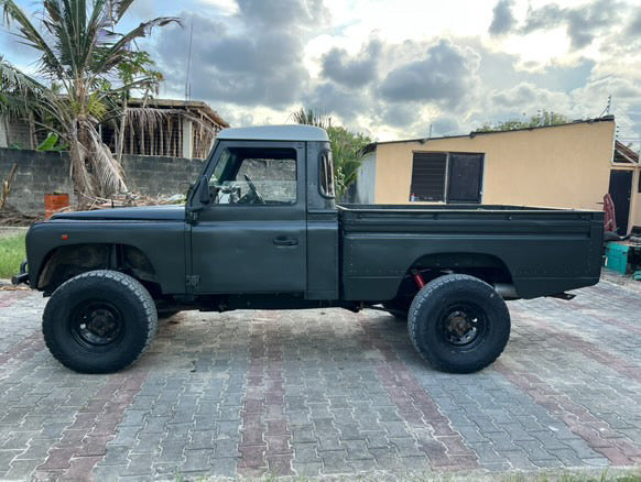 Landrover Defender 110 truck