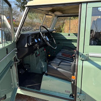 Landrover Series 109 fully restored