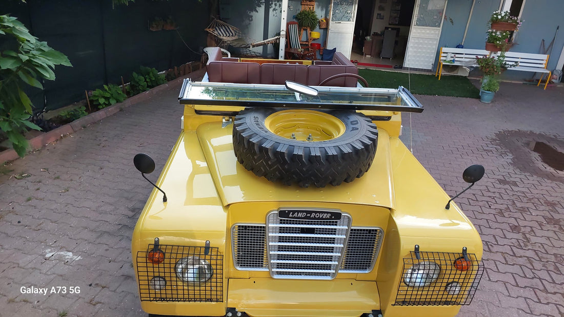 Landrover Series 3 1974. Yellow