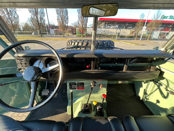 Landrover Series 109 fully restored