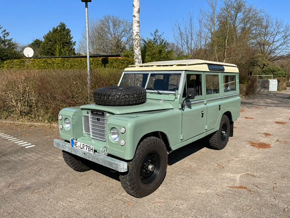 Landrover Series 109 fully restored