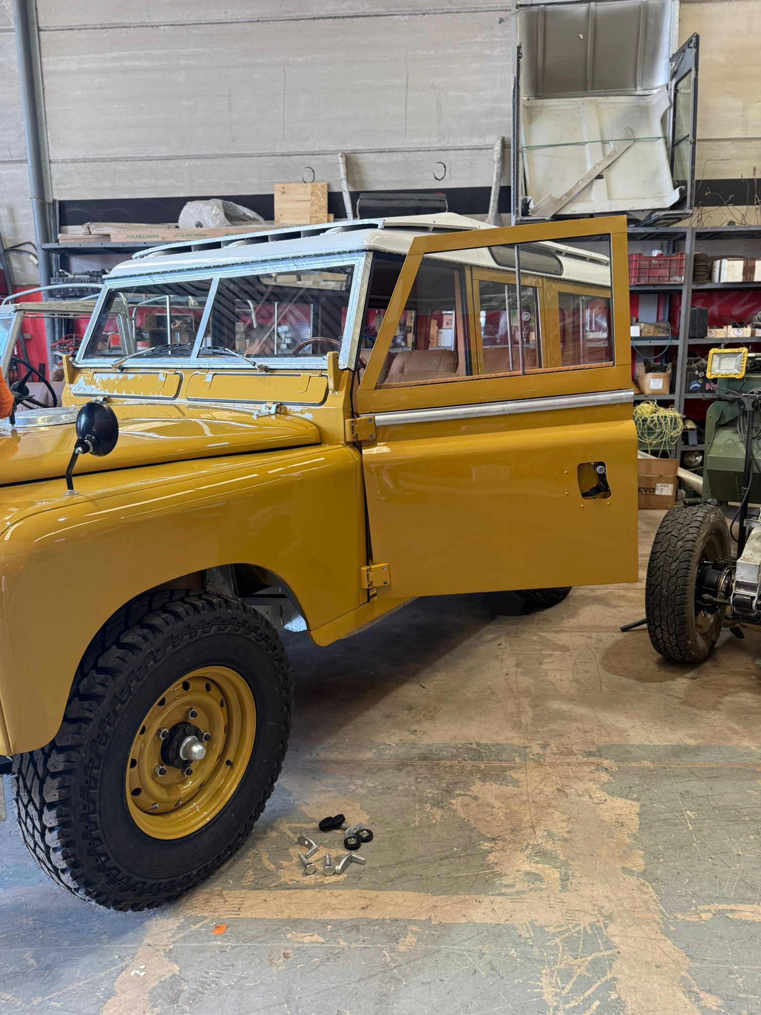 Bahama Gold — palette and works 8