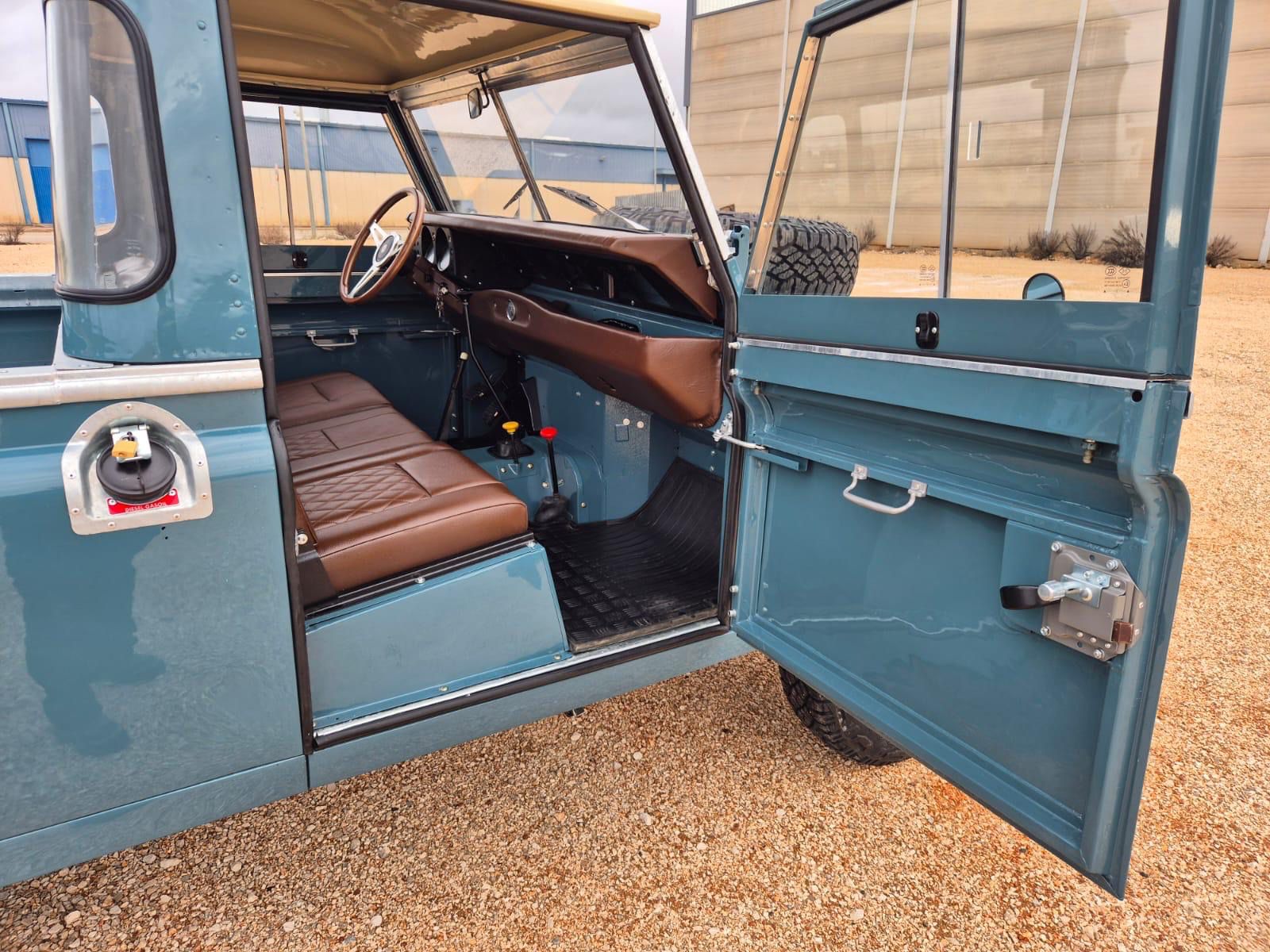 Blue — palette and works 14